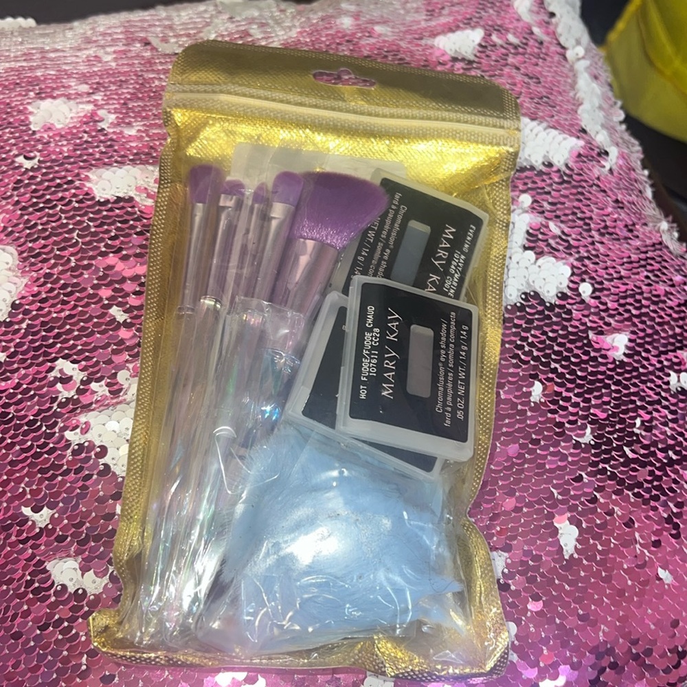 Blue Smokey Eyes and Nails Set